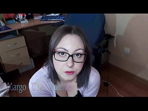 ❤️ Ọmọbinrin ti o ni gbese pẹlu awọn gilaasi buruja Dildo jinna lori Kamẹra ❌ Ibalopo ❌